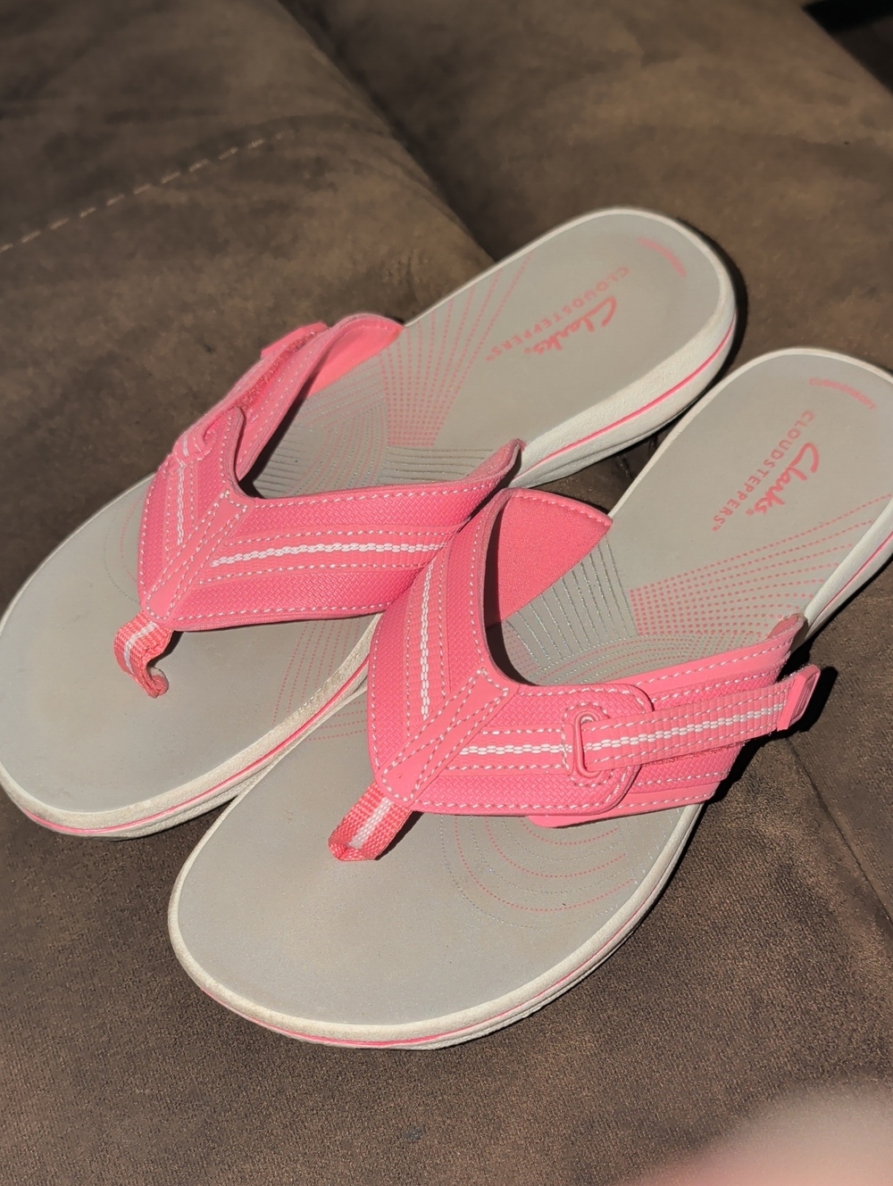 Clarks Pink Women's Thong Sandals with Cushioned Footbed